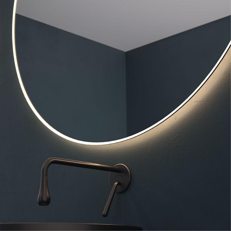 Espejo de bano CALEDONIA. Luz neutra LED integrada en el espejo